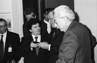 Il Presidente della Repubblica Francesco Cossiga riceve Giovanni Mario Rossignolo, presidente della Seleco, con Peter Secchia, ambasciatore degli Stati Uniti d'America a Roma