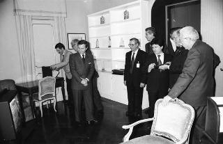 Il Presidente della Repubblica Francesco Cossiga riceve Giovanni Mario Rossignolo, presidente della Seleco, con Peter Secchia, ambasciatore degli Stati Uniti d'America a Roma