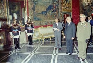 Cerimonia di conferimento del titolo di "appuntato onorario" del Reggimento carabinieri guardie della Repubblica al Presidente della Repubblica