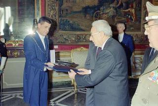 Cerimonia di conferimento del titolo di "appuntato onorario" del Reggimento carabinieri guardie della Repubblica al Presidente della Repubblica
