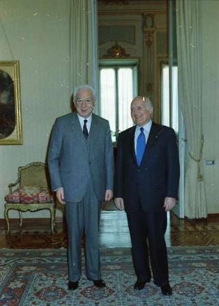 Dimissioni e congedo del Presidente Cossiga