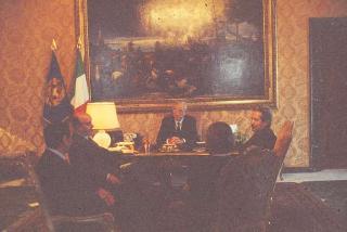 Il Presidente della Repubblica Francesco Cossiga durante il discorso di fine anno agli italiani