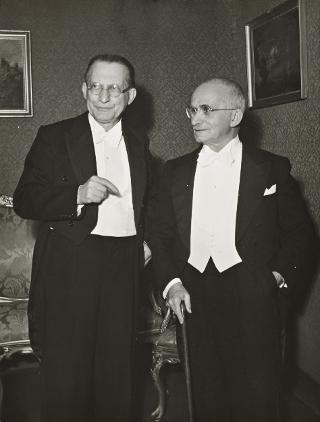 Il Presidente della Repubblica Luigi Einaudi con la moglie Ida a Teatro a Roma