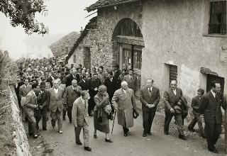 Intervento del Presidente della Repubblica Luigi Einaudi e della moglie Ida all'inaugurazione dalla nuova strada Ollomont - Gracier.
