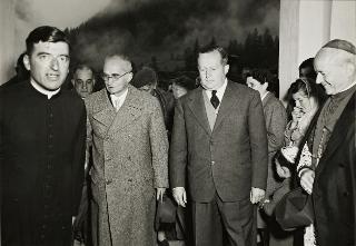 Intervento del Presidente della Repubblica Luigi Einaudi e della moglie Ida all'inaugurazione dalla nuova strada Ollomont - Gracier.