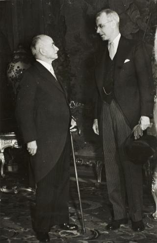 Presentazione delle lettere credenziali da parte di S.E. il Signor Ellsworth Bunker, Ambasciatore Straordinario e Plenipotenziario degli Stati Uniti d'America