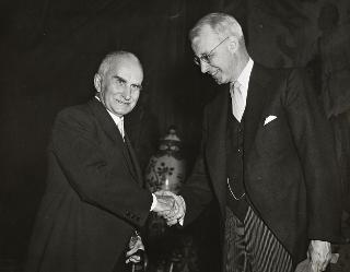 Presentazione delle lettere credenziali da parte di S.E. il Signor Ellsworth Bunker, Ambasciatore Straordinario e Plenipotenziario degli Stati Uniti d'America