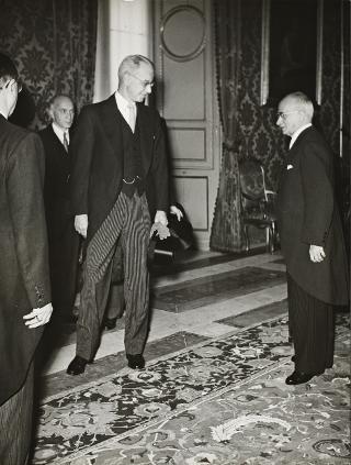 Presentazione delle lettere credenziali da parte di S.E. il Signor Ellsworth Bunker, Ambasciatore Straordinario e Plenipotenziario degli Stati Uniti d'America