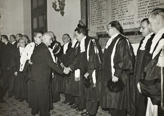 Intervento del Presidente della Repubblica Luigi Einaudi e della moglie Ida all'inaugurazione dell'Aula magna della restaurata sede della Università degli Studi di Torino