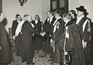 Intervento del Presidente della Repubblica Luigi Einaudi e della moglie Ida all'inaugurazione dell'Aula magna della restaurata sede della Università degli Studi di Torino