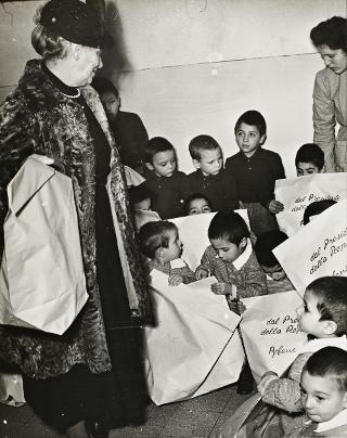 Visita di Ida Einaudi Pellegrini agli Istituti Sant'Antonio per gli orfani e San Giuseppe all'Isola per le bambine