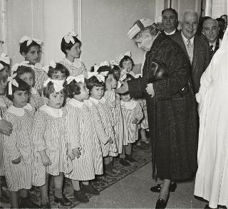 Visita di Ida Einaudi Pellegrini all'Ospedale Pausillipon (Napoli)