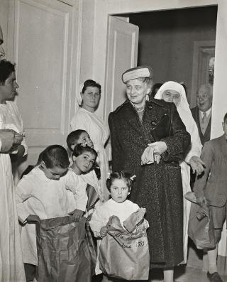 Visita di Ida Einaudi Pellegrini all'Ospedale Pausillipon (Napoli)