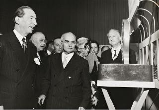 Visita del Presidente della Repubblica Luigi Einaudi e della moglie Ida alla XXX Fiera Campionaria Internazionale di Milano