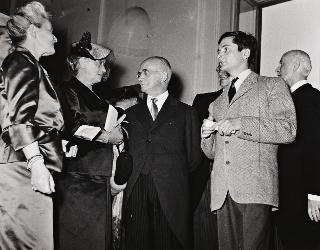 Intervento del Presidente della Repubblica e della Signora Einaudi alla inaugurazione della Mostra annuale dei pensionanti all'Accademia di Francia (Roma - Villa Medici)
