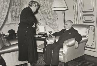 Istantanee del Presidente della Repubblica Luigi Einaudi e della moglie Ida