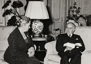 Istantanee del Presidente della Repubblica Luigi Einaudi e della moglie Ida