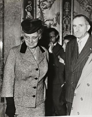 Ida Einaudi Pellegrini visita il Palazzo Reale di Napoli