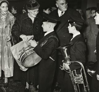 Visita di Ida Einaudi Pellegrini all'Istituto Filangieri (Napoli)