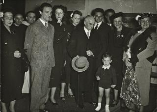 Visita del Presidente della Repubblica Luigi Einaudi e della moglie Ida alla mostra del pittore Corrado Mezzana