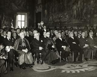 Intervento del Presidente della Repubblica Luigi Einaudi e della moglie Ida alla celebrazione del V centenario della nascita del Pinturicchio (Roma, Campidoglio)