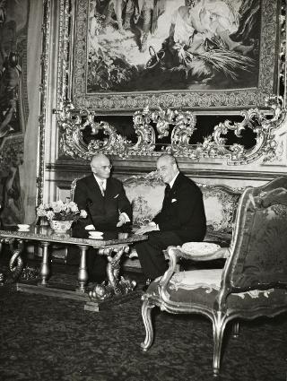 Conferimento al Presidente della Repubblica Luigi Einaudi del Gran Collare dell'Ordine al merito argentino