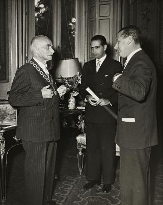 Conferimento al Presidente della Repubblica Luigi Einaudi del Gran Cordone dell'Ordine cileno al merito "B. O'Iggins" (Roma)