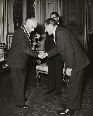 Conferimento al Presidente della Repubblica Luigi Einaudi del Gran Cordone dell'Ordine cileno al merito "B. O'Iggins" (Roma)
