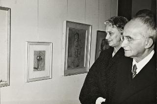 I coniugi Einaudi visitano una mostra d'arte