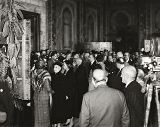 Visita del Presidente della Repubblica e della Signora Einaudi alla mostra delle opere d'arte recentemente restituite dalla Germania (Roma, Accademia dei Lincei)