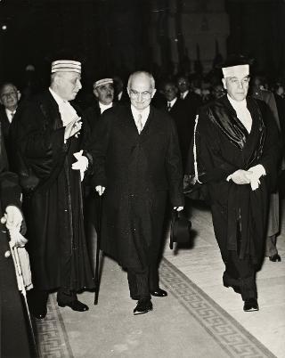 Intervento del Presidente della Repubblica Luigi Einaudi alla cerimonia dell'insediamento del Primo Presidente e del Procuratore Generale della Corte di cassazione (Roma, Palazzo di Giustizia)