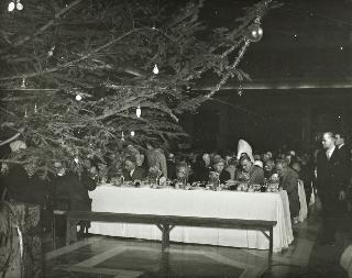 Pranzo offerto al Quirinale ad anziani indigenti