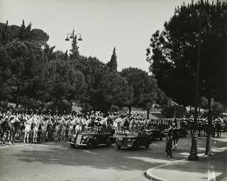Intervento del Presidente della Repubblica Luigi Einaudi e della moglie Ida alla Rivista Militare per la Festa della Repubblica (Roma)