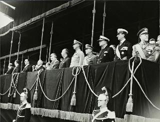 Intervento del Presidente della Repubblica Luigi Einaudi e della moglie Ida alla Rivista Militare per la Festa della Repubblica (Roma)