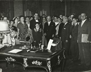 Udienza del Presidente della Repubblica Luigi Einaudi a un gruppo di 72 lavoratori e lavoratrici americani, parenti di emigranti italiani, accompagnati da due Segretari della Confederazione Italiana Sindacati Lavoratori