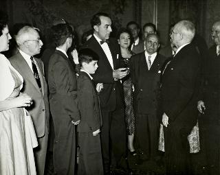 Udienza del Presidente della Repubblica Luigi Einaudi a un gruppo di 72 lavoratori e lavoratrici americani, parenti di emigranti italiani, accompagnati da due Segretari della Confederazione Italiana Sindacati Lavoratori