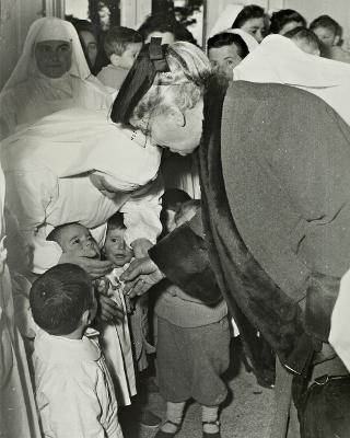 Visita di Ida Einaudi Pellegrini all'Ospedale infantile Pausillipon (Napoli)