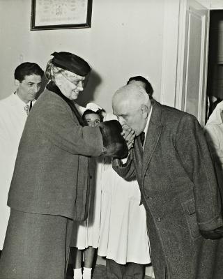Visita di Ida Einaudi Pellegrini all'Ospedale infantile Pausillipon (Napoli)