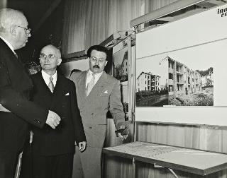 Intervento del Presidente della Repubblica Luigi Einaudi e della moglie Ida alle manifestazioni celebrative del decennale del sacrificio della Città di Cassino