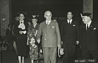 Visita del Presidente della Repubblica Luigi Einaudi e della moglie Ida a Firenze in occasione delle onoranze ad Amerigo Vespucci