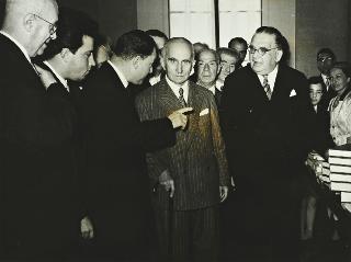 Visita del Presidente della Repubblica Luigi Einaudi alla Casa editrice Le Monnier (Firenze)