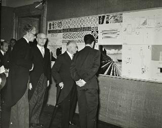 Intervento del Presidente della Repubblica Luigi Einaudi e della moglie Ida alla inaugurazione della Mostra annuale dell'Accademia di Francia (Roma, Villa Medici)