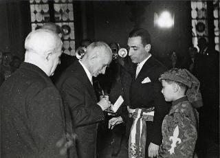 Il Presidente della Repubblica Luigi Einaudi con il sindaco di Prato (Prato)
