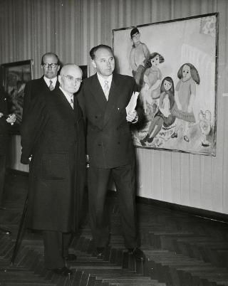 Visita del Presidente della Repubblica Luigi Einaudi e della moglie Ida alla Mostra di arte nordica contemporanea (Roma, Palazzo delle Esposizioni)