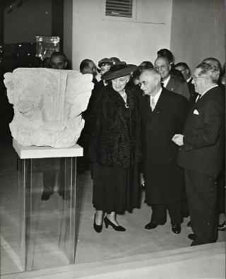 Intervento del Presidente della Repubblica Luigi Einaudi e della moglie Ida alla inaugurazione del rinnovato Museo di arte etrusca a Villa Giulia (Roma)