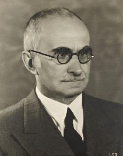 Il Presidente della Repubblica Luigi Einaudi ritratto a mezzo busto