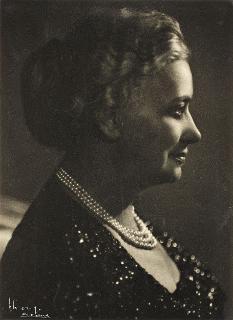 Ida Einaudi Pellegrini ritratta di profilo