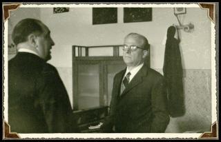 Giovanni Gronchi visita la "Casa della carità" di San Pietro in Palazzi a Cecina
