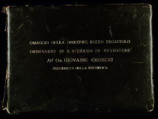 Cerimonia del ricevimento della statua della Madonna consolatrice offerta dai Cavalieri del Santo Sepolcro di Gerusalemme all'Ergastolo di Santo Stefano l'8 agosto 1953