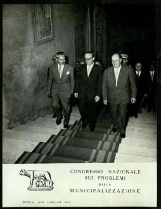 Partecipazione di Giovanni Gronchi al 1° Congresso nazionale sui problemi della municipalizzazione, tenutosi a Roma il 2 luglio 1955